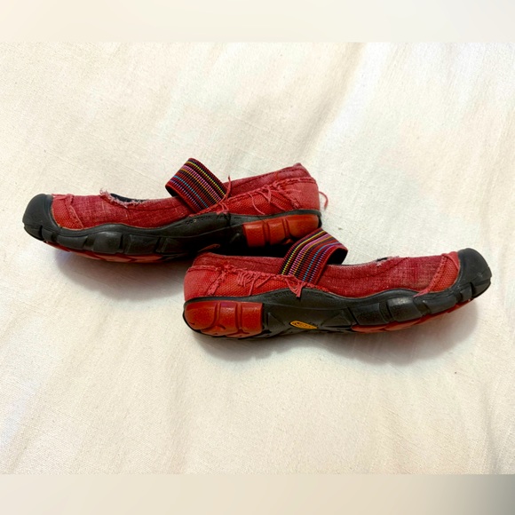 Keen | Girls Mary Jane Slip on Shoes | 12 - Picture 3 of 5